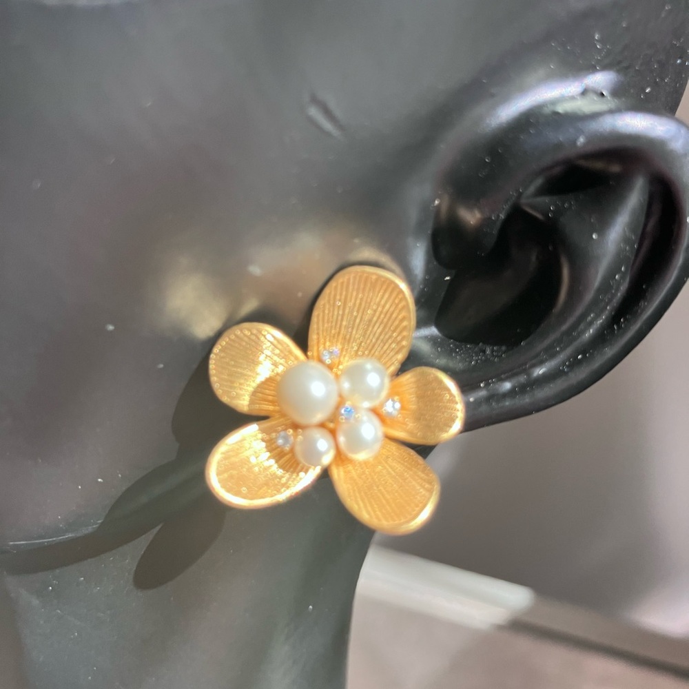kate spade Gold and White Floral Earrings